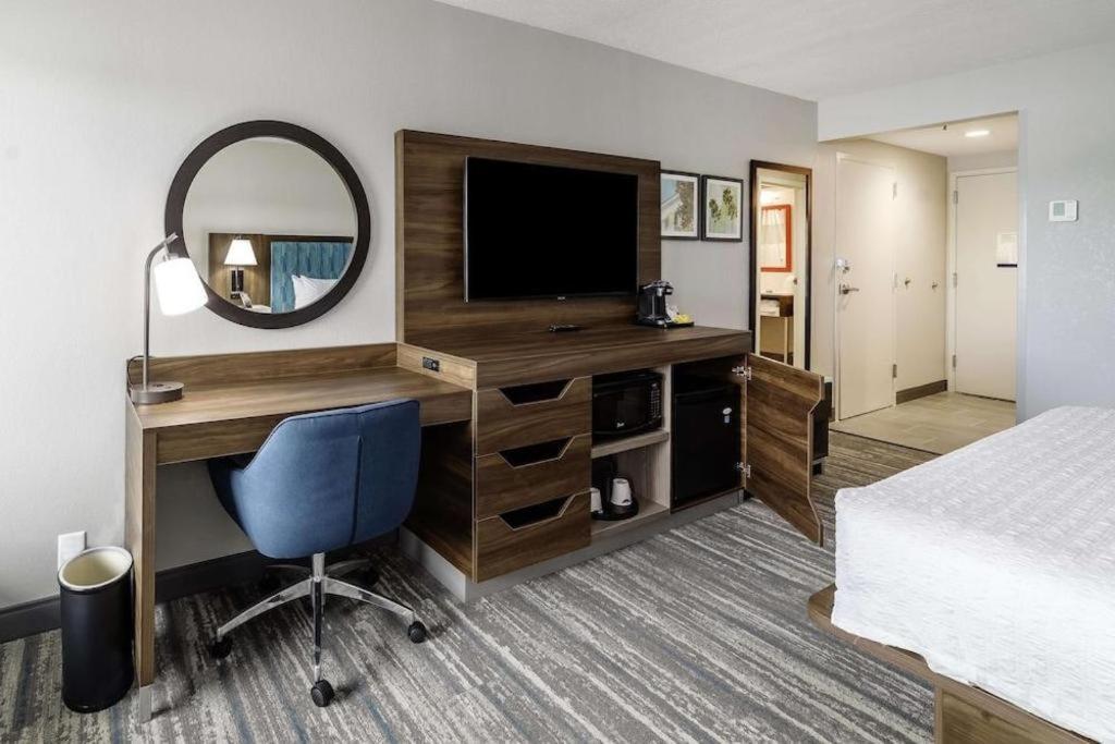 Holiday Inn Express Hotel & Suites Port Charlotte Extérieur photo