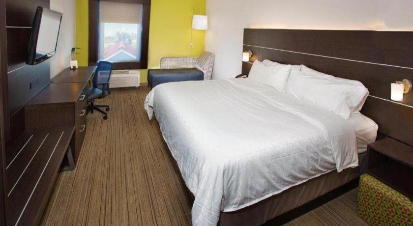 Holiday Inn Express Hotel & Suites Port Charlotte Extérieur photo