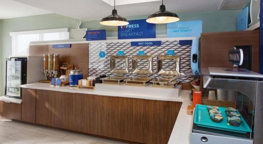Holiday Inn Express Hotel & Suites Port Charlotte Extérieur photo