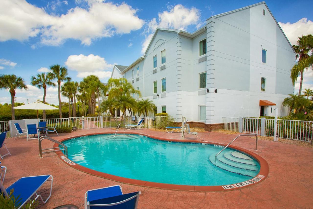 Holiday Inn Express Hotel & Suites Port Charlotte Extérieur photo